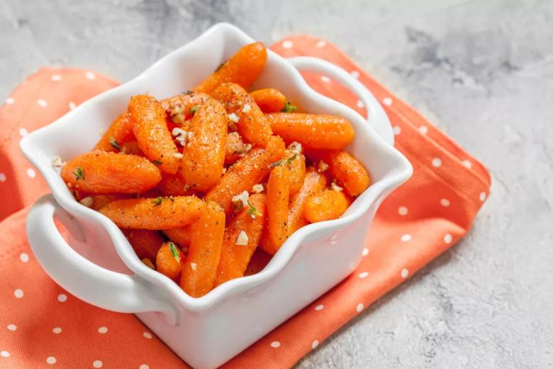 Recipe: Roasted Carrots With Walnuts and Cranberries