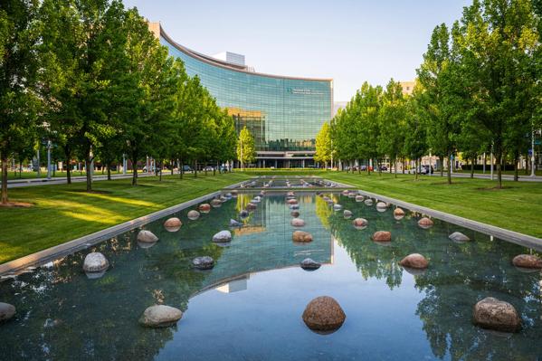 Exterior photo of Cleveland Clinic Miller Pavilion 