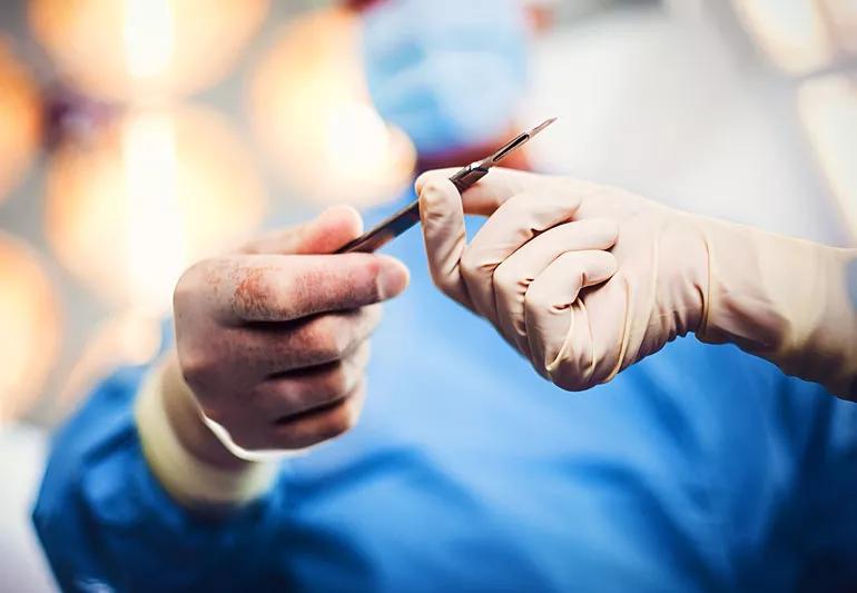 9 Insider Tips for Finding a Plastic Surgeon You Can Trust