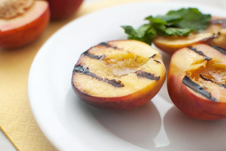 grilled peaches