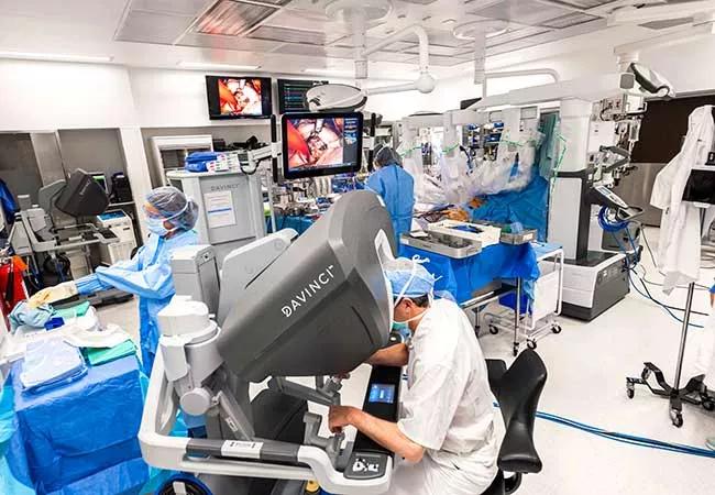 Robotically assisted mitral valve repair operation.