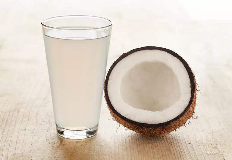 DIY Coconut Water, Easiest Way to Extract Fresh Coconut