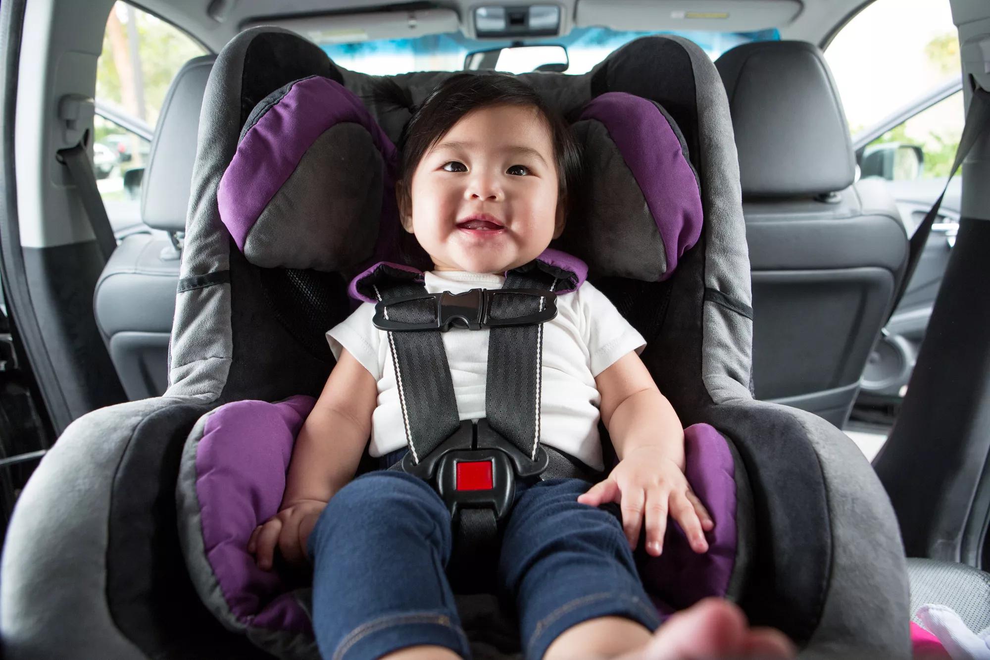 How old can a baby be to sit forward in a car seat best sale