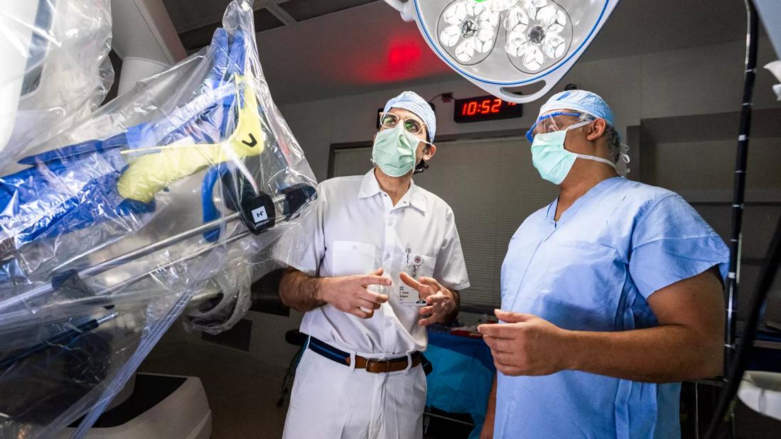 Emre Gorgun, MD in operating room