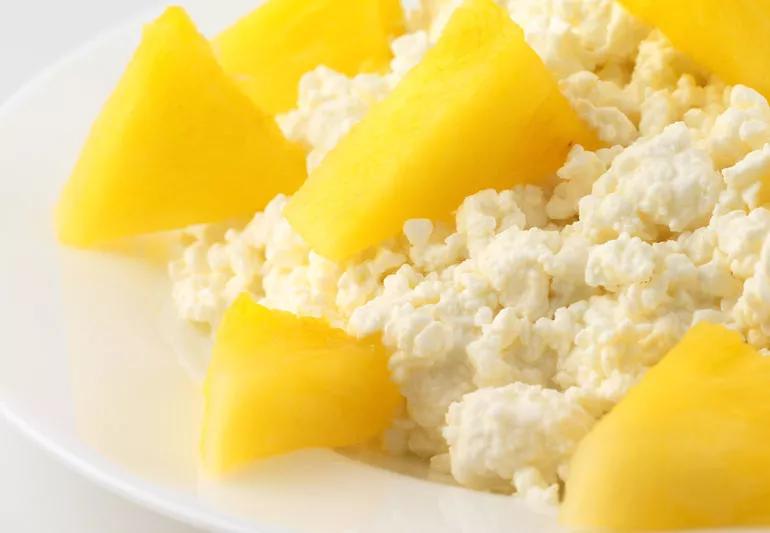 Closeup of cottage cheese and pineapple