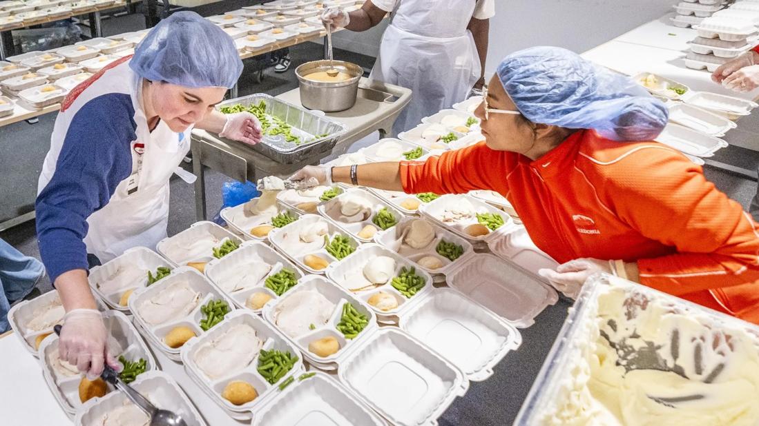 Cleveland Hospitals Help Feed Over 4,000 Families in Need Ahead of Thanksgiving