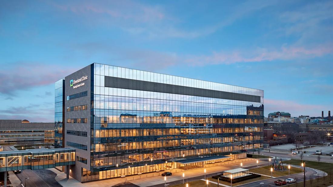 Cleveland Clinic_Taussig_DuskFacade_FromSouthWest