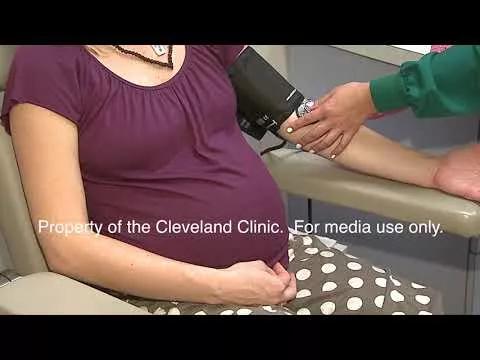 Is it Safe for Pregnant Women to Get the COVID-19 Vaccine?