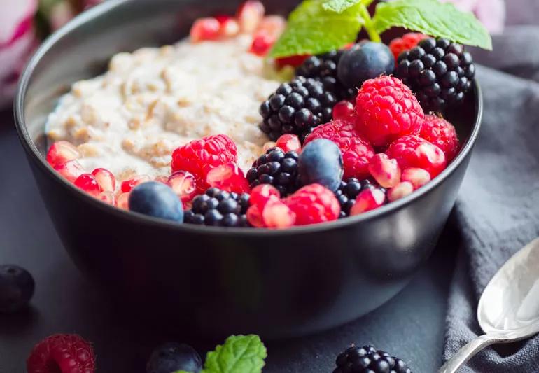 oatmeal and fresh fruit