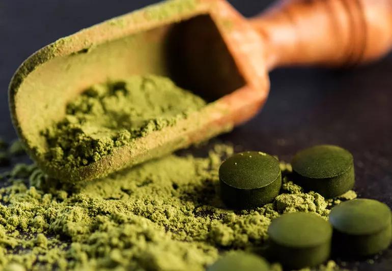 Spirulina powder and pills