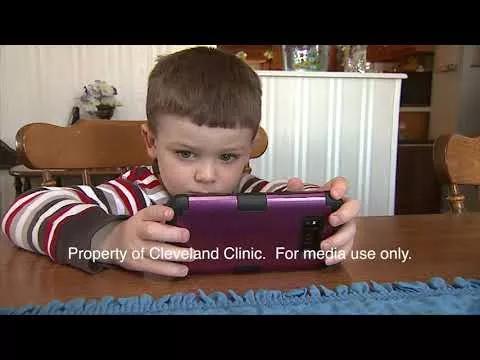 FOR MEDIA How Too Much Screen Time Can Impact a Childs Vision
