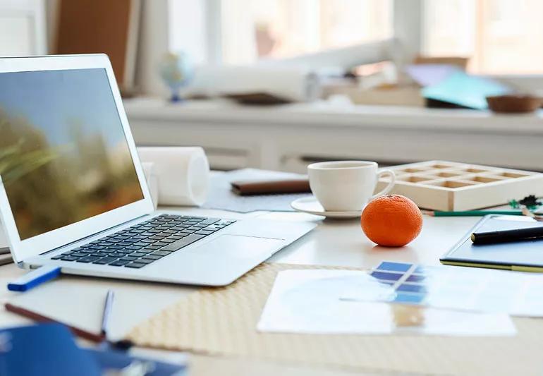 Messy or clean desk