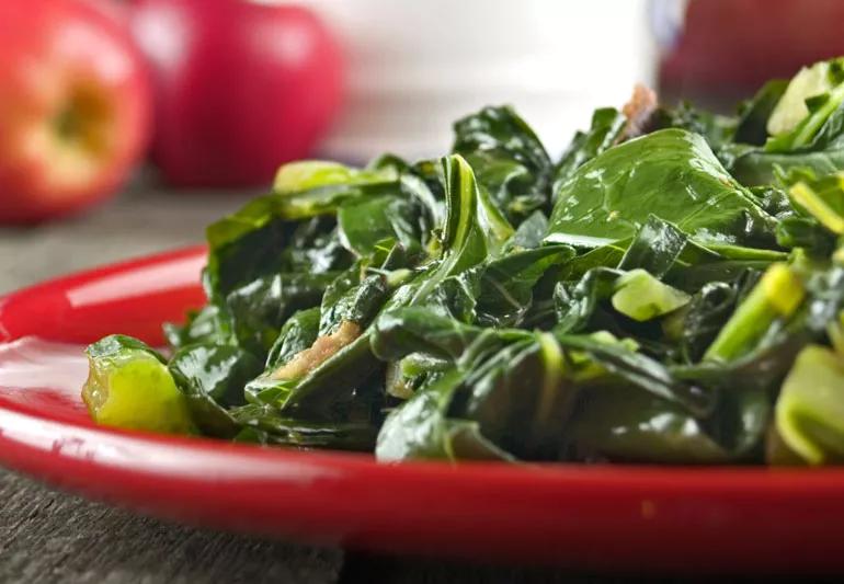 cooked collared greens with turkey