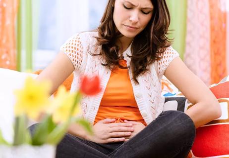 Pregnant woman with cramps during first trimester