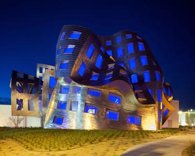 Exterior view of indigo light display at Keep Memory Alive Event Center-Lou Ruvo Center for Brain Health (credit Matt Carbone Photography)