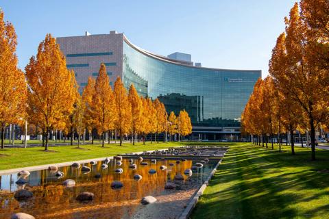 Exterior of the Miller Family Heart, Vascular & Thoracic Institute