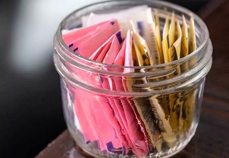 jar of artificial sweeteners