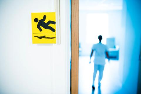 20-NUR-2005288-SAFE-ScriptCom-StandardToReduceInpatientFalls-CQD_650x450