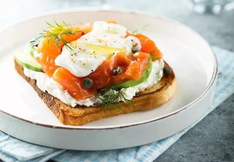 mind diet with salmon eggs and avocado