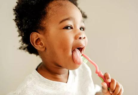 infant brushing teeth