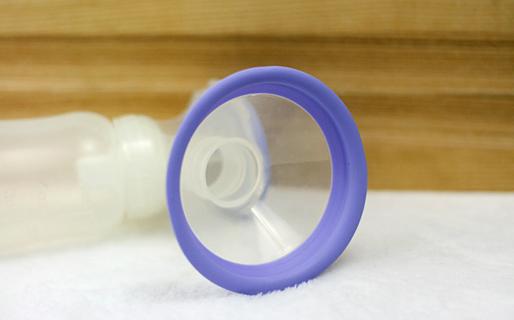 Breast pump flange