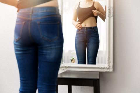 How to Recognize the Warnings Signs of Disordered Eating (and What to Do)