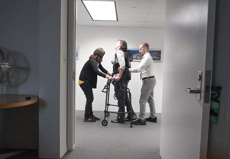 powered exoskeleton for multiple sclerosis rehabilitation