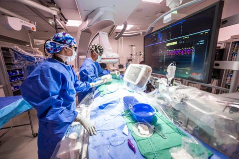 22-HVI-3435931_cath-lab_650x450