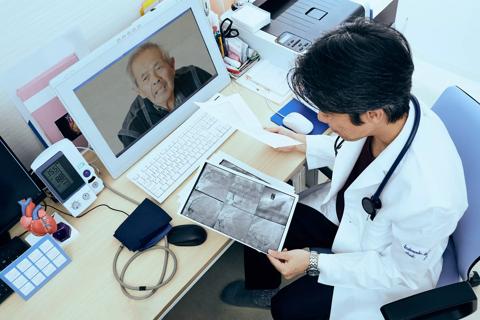 Telemedicine doctors and patients