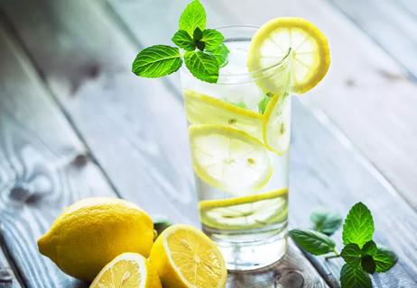 lemon water or lemonade helps stave off kidney stones