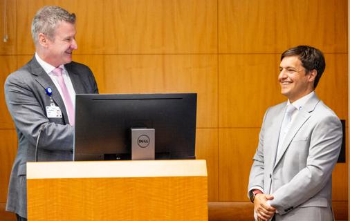 Bernardo Perez-Villa, MD, MSc (right) with D. Geoffry Vince, PhD (left), Chief, Cleveland Clinic Innovations