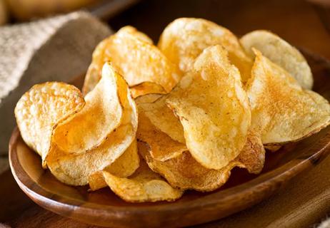 potato chips in a dish