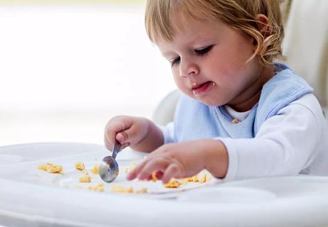 baby feeding self eggs