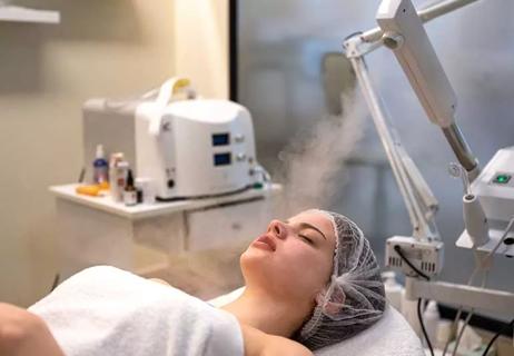 Person getting ozone therapy.