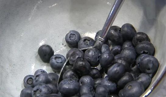 Blueberries in bowl