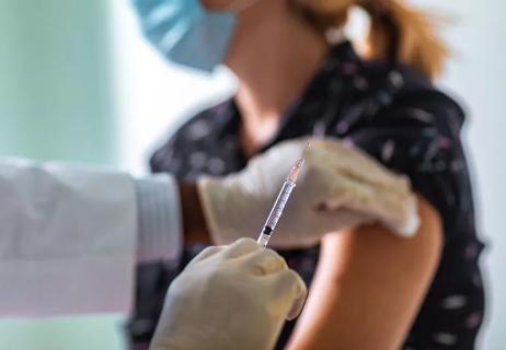 woman getting flu shot