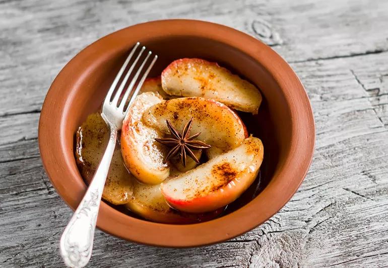 Baked cinnamon apples