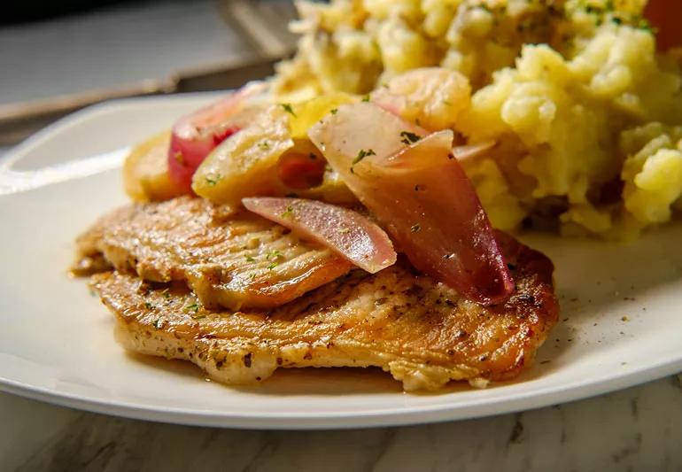 pork chops with apples and onions