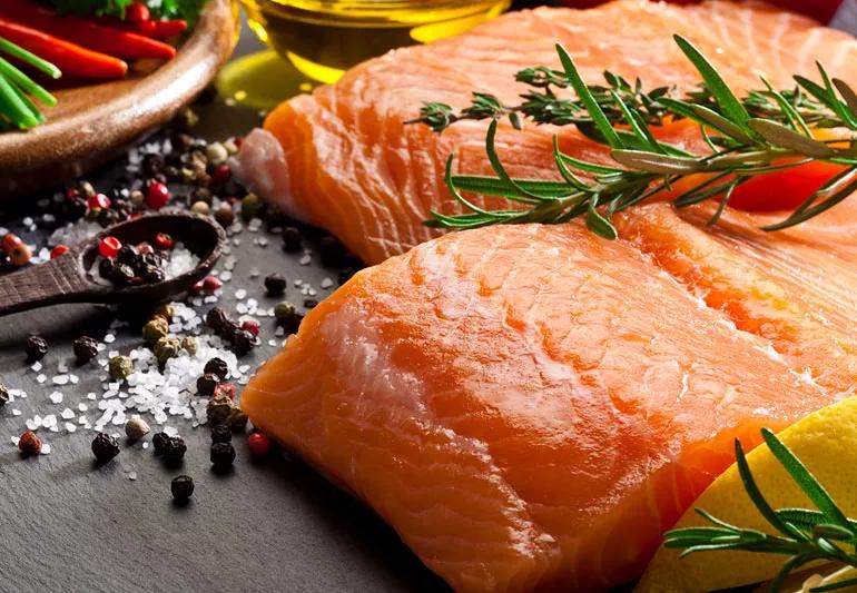 Study suggests eating salmon-feed fish, instead of farmed salmon