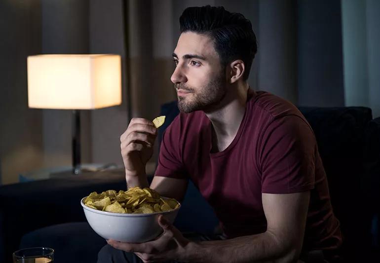 Tip: How to Fight Late-Night Cravings