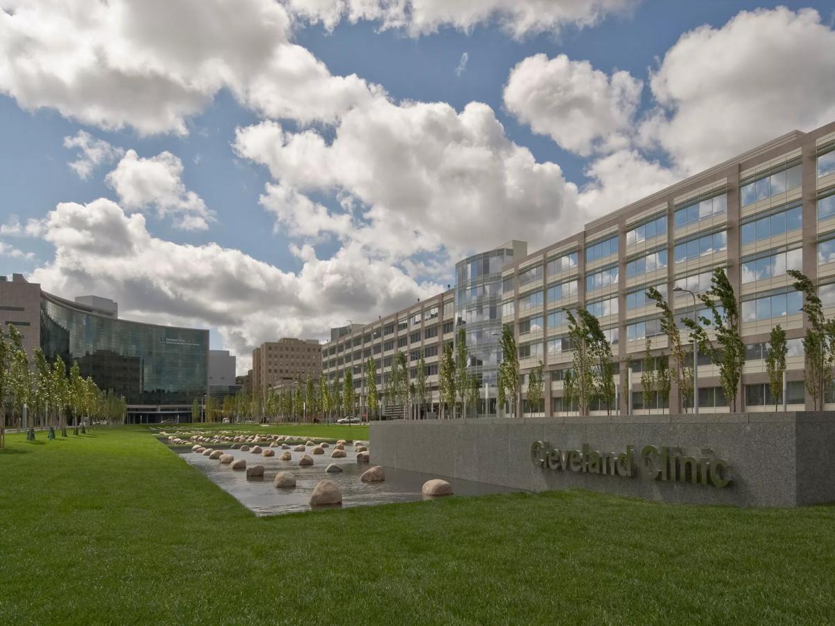 Cleveland Clinic (sign)