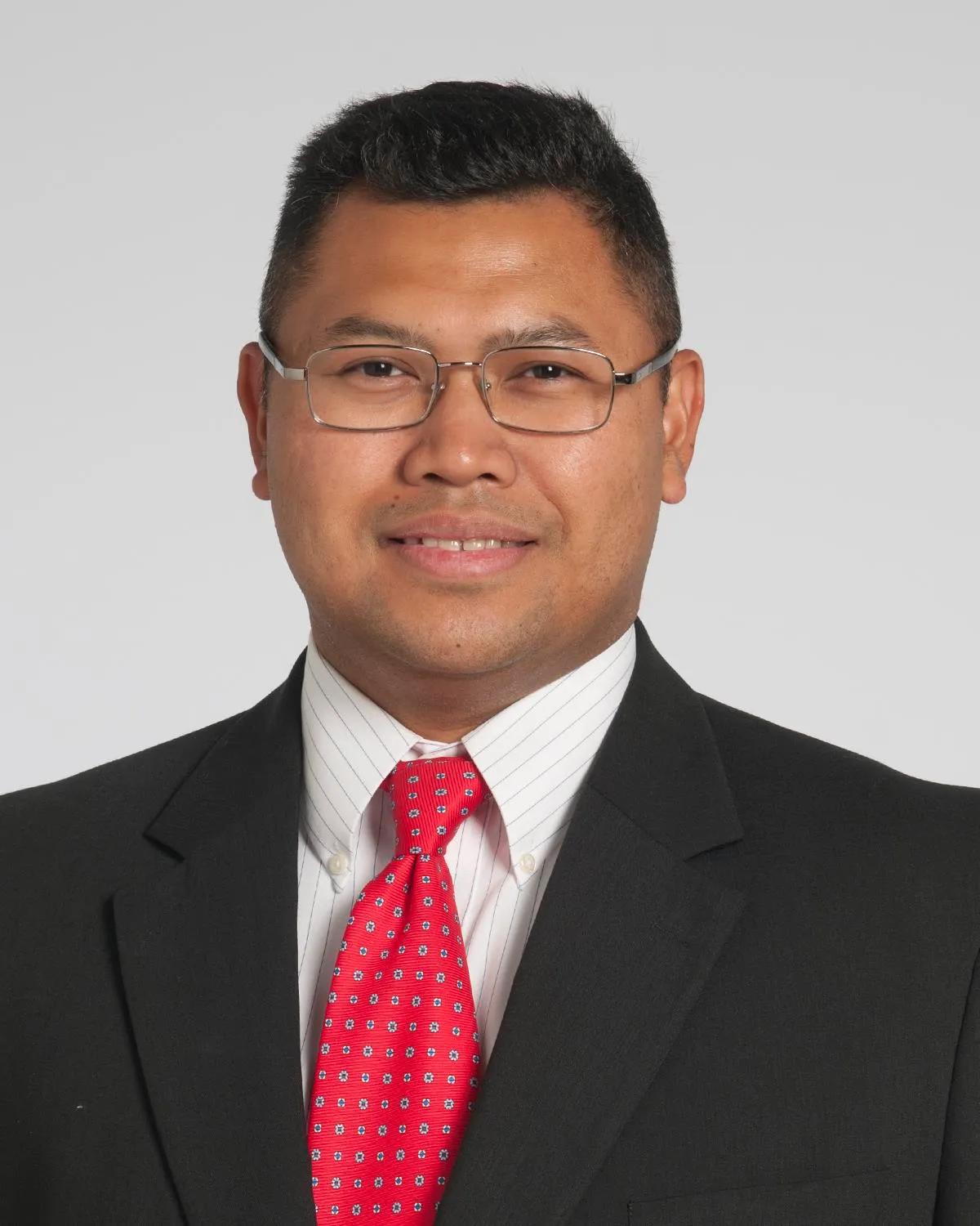 Dr. Jonathan Castro, MD - Garfield Hts, OH - Pulmonary